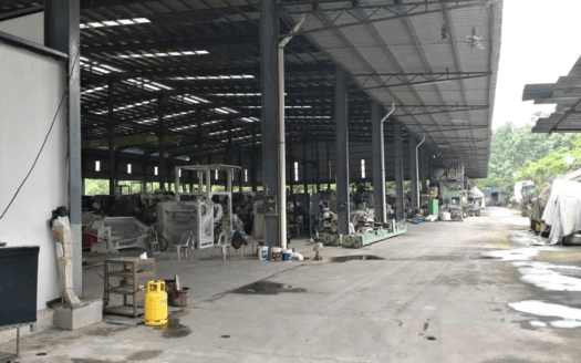 Kempas Detached Factory with 1000 AMP Power Supply For Rent